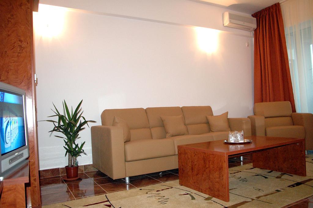 Hotel Florida Mamaja Zewnętrze zdjęcie